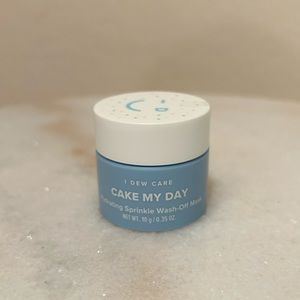 4/$20 🌺 Cake My Day face mask